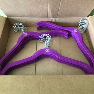 JOY Mangano Huggable Hangers (30)